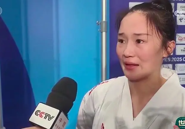 拿金牌的, 遗憾的泪水