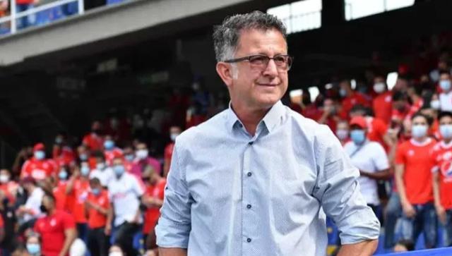 度与丰富的, 的知名足球