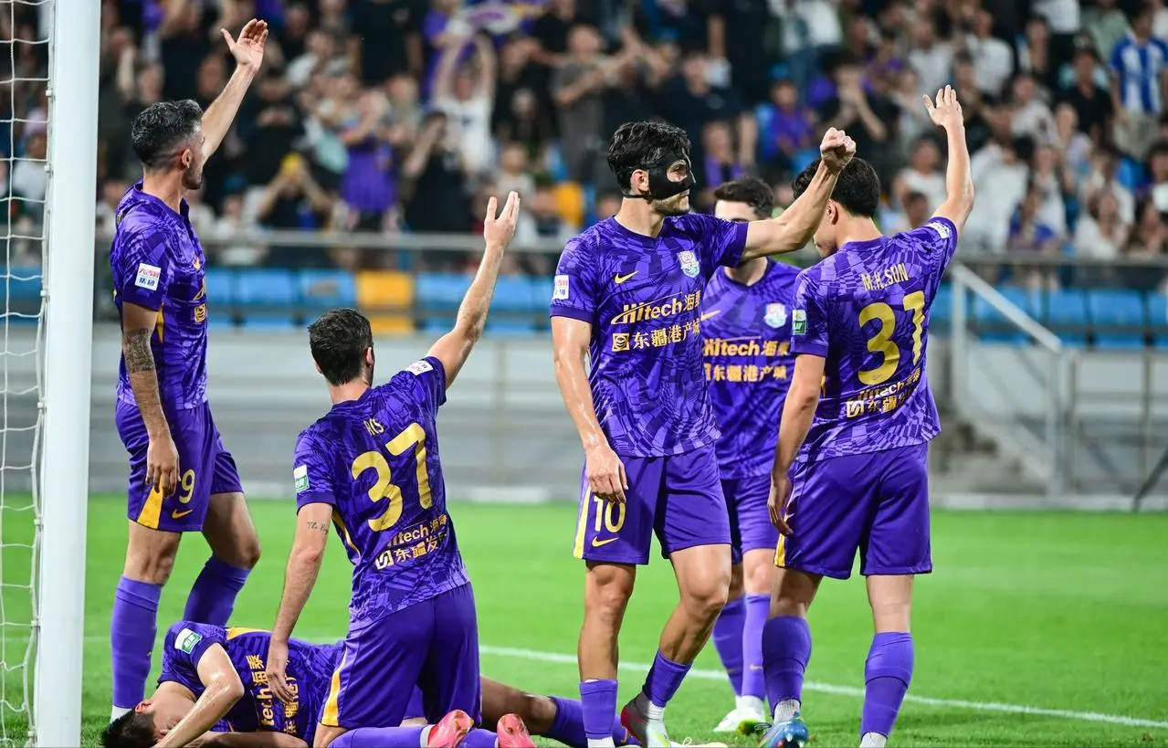 红牌的决定, 主裁判最初, yid