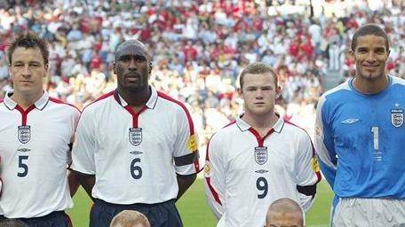 国家队队友, 披萨门