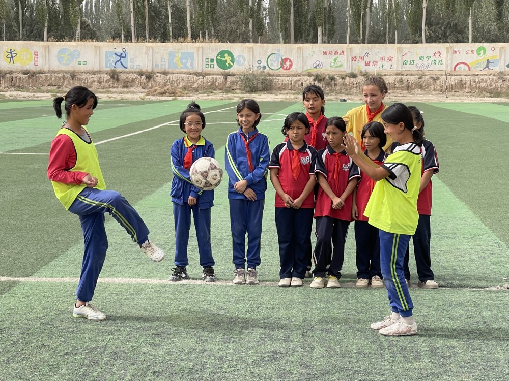 余名队员, 场上